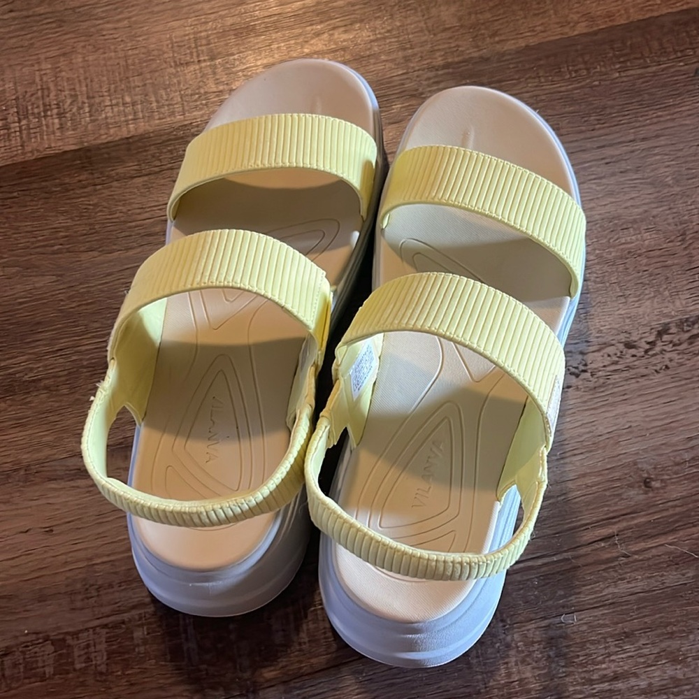 Villanva orthopedic sandals